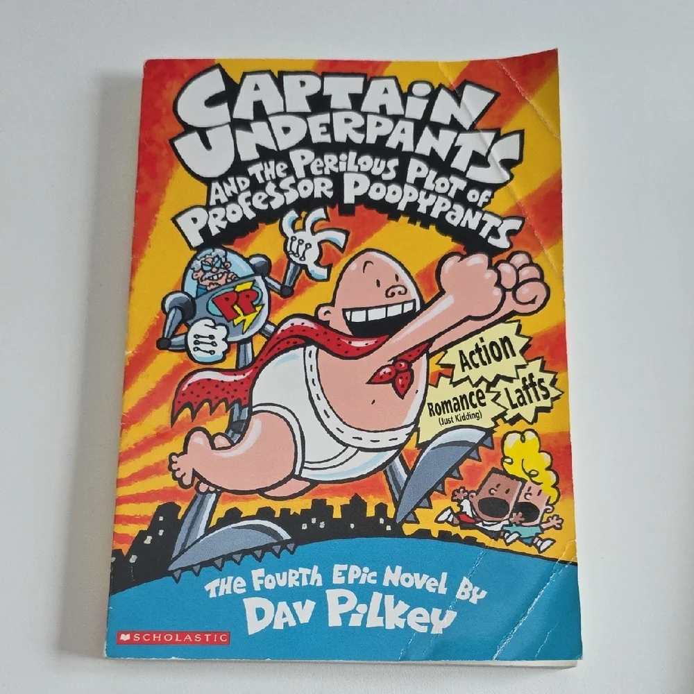 Captain Underpants Collection Of 8 Chapter Books By Dav Pilkey - Ages 7 To 9